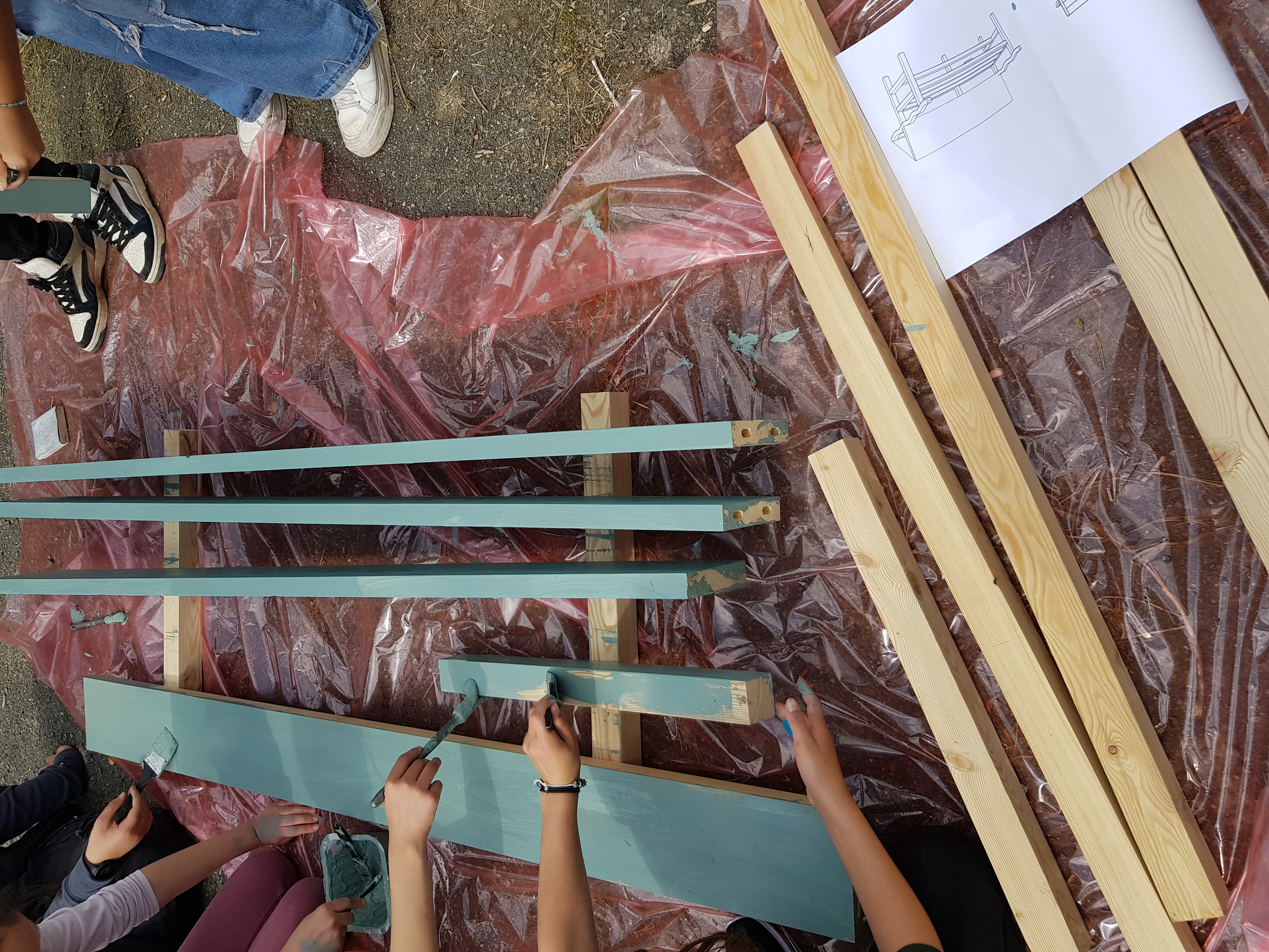 Atelier Finitions et assemblage avec Martin Blanchard, designer : vernis, assemblage et mise en place des derniers détails (ponçage, peinture..)