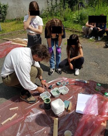 Atelier Finitions et assemblage avec Martin Blanchard, designer : vernis, assemblage et mise en place des derniers détails (ponçage, peinture..)